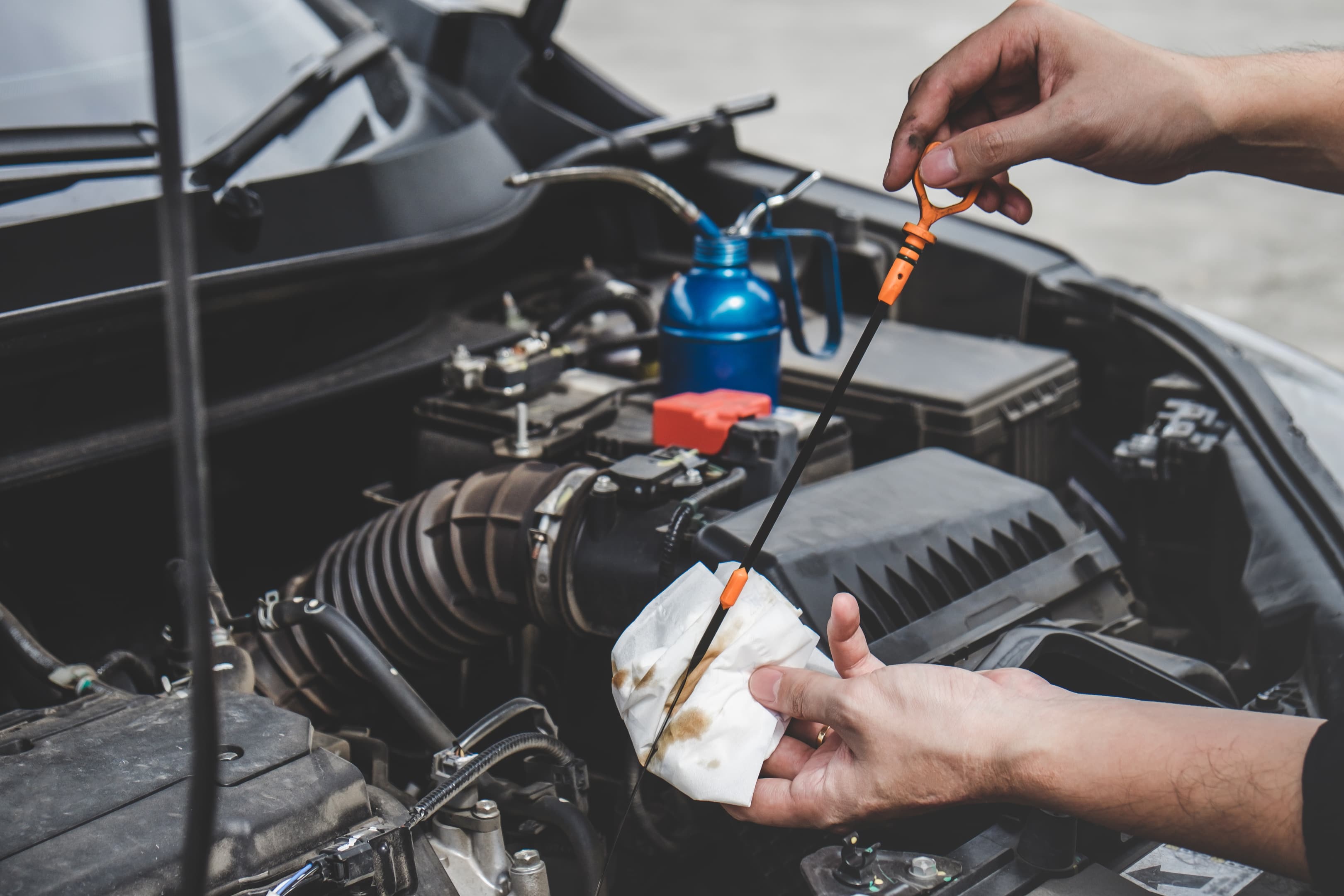 DIY Car Maintenance vs. Mechanic: What the Experts Say